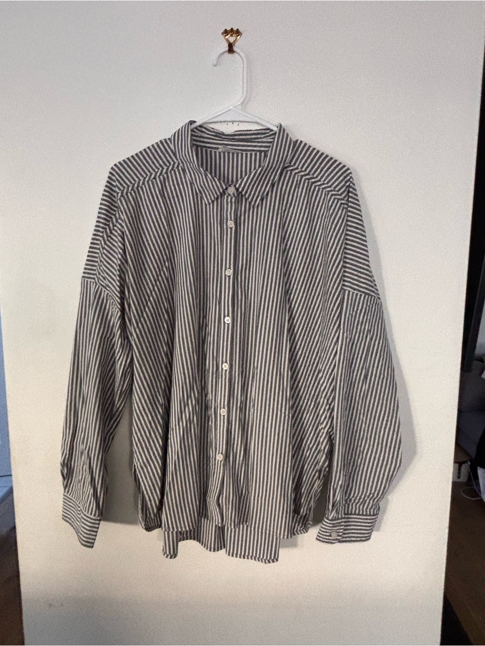 Splendid Black & White Striped Casual Button-Down Shirt